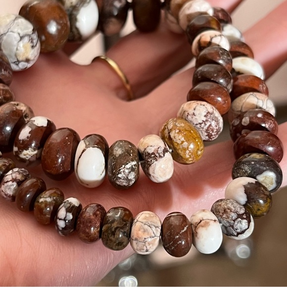 American Indian Wild Horse White Buffalo Turquoise Southwestern roundel Necklace